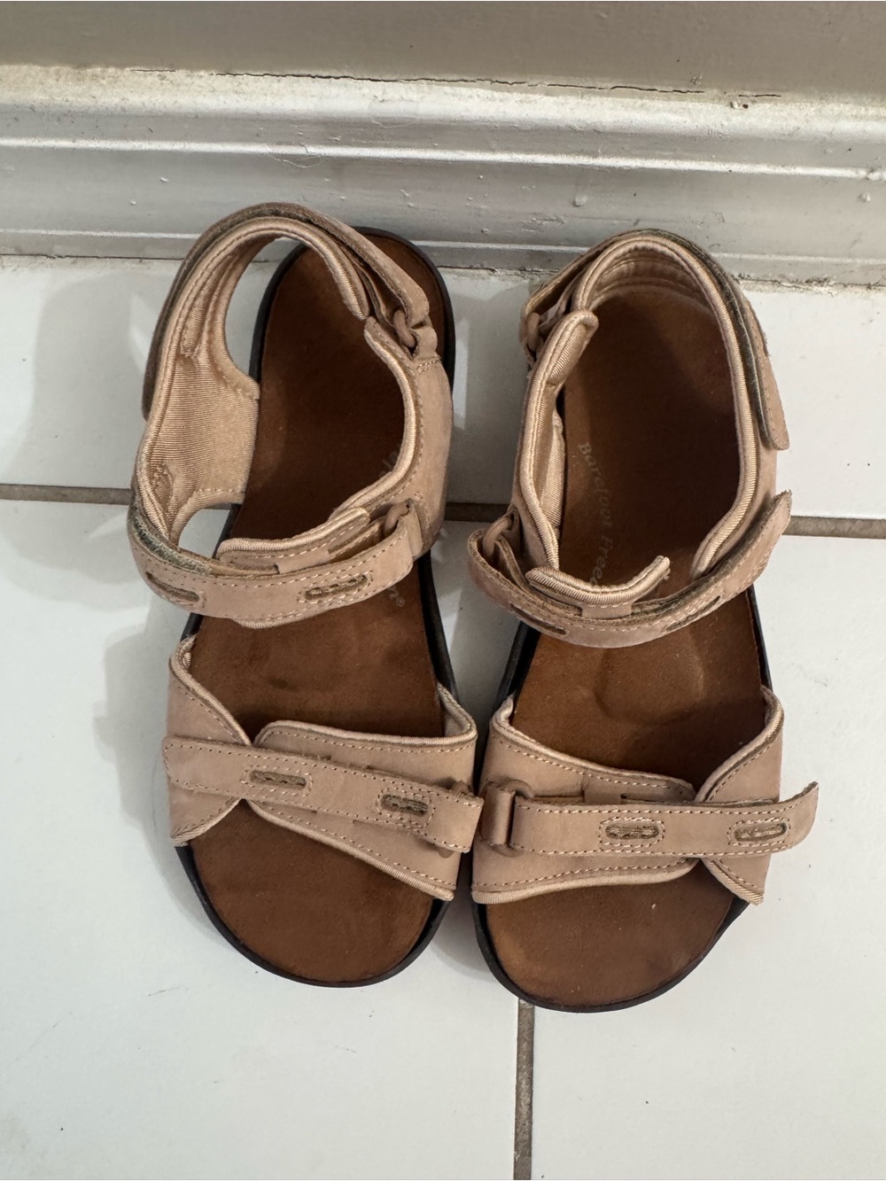 Barefoot Freedom by Drew Cascade Beige Leather Comfort Sandals Size 9 W Wide
